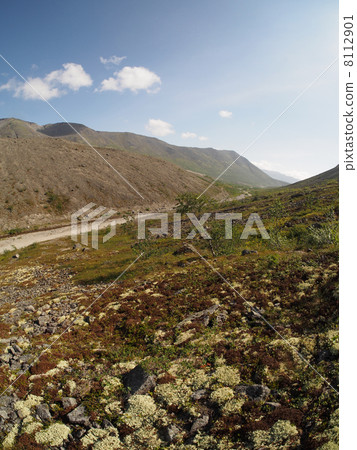 road in the mountains 8112901