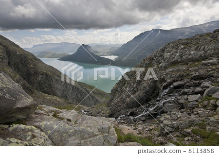 Lake Gjende seen from Besseggen hiking tour (Jotunheimen Nationa Lake Gjende seen from Besseggen hiking tour (Jotunheimen Nationa 8113858