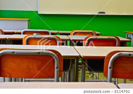 Classroom · desk · chair 8114702
