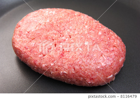 在煎鍋烹調的可口Wagyu牛肉漢堡包 8116479