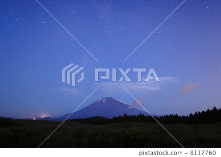 Starry Sky and Mount Fuji 8117760