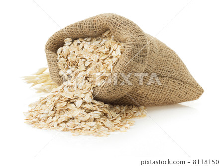 oat flake on white 8118150