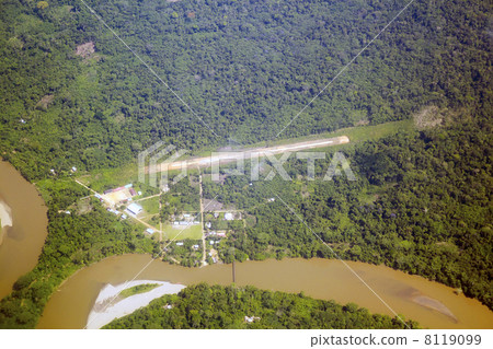 The village of Curaray on the Rio Curaray in the Ecuadorian Amaz The village of Curaray on the Rio Curaray in the Ecuadorian Amaz 8119099