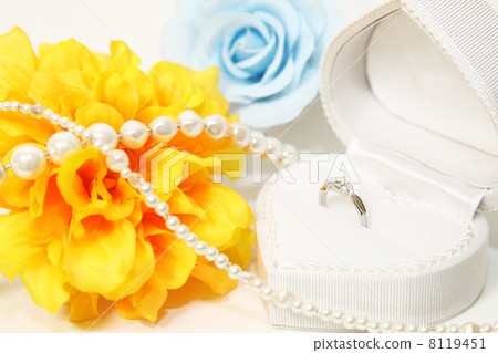 Engagement ring 8119451