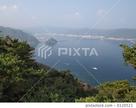 Amami Oshima · Naze Harbor and Yamenoshima 8120521