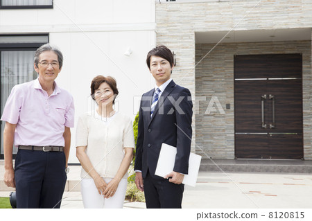 An elderly couple 8120815