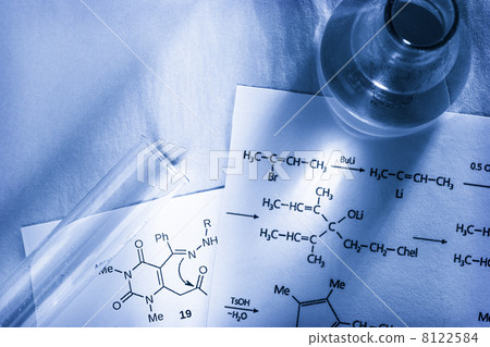 Chemistry with reaction formula in toning 8122584