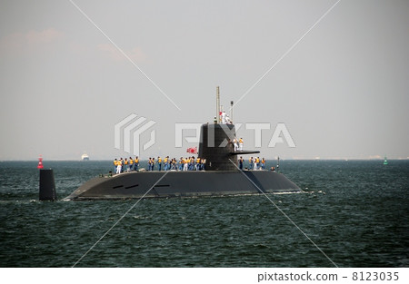 Submarine 8123035