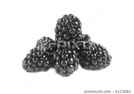 Blackberries isolated 8123062