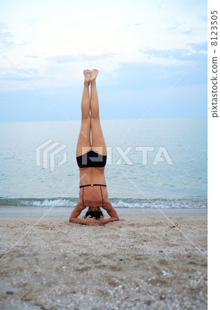 Yoga Near Sea Yoga Near Sea 8123505