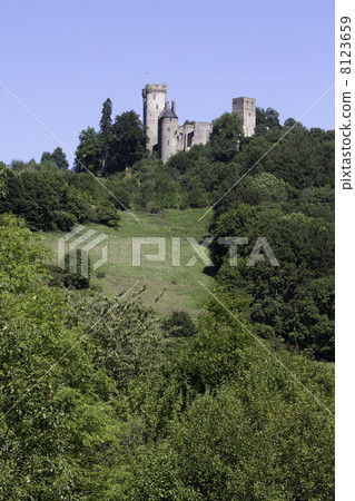 Castle Kasselburg in Pelm near Gerolstein (Germany) 8123659