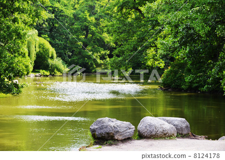 three large stone 8124178