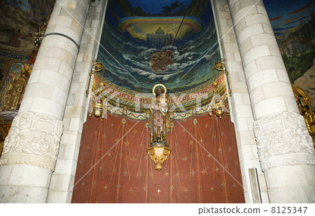 interior of the Tibidabo temple, barcelona interior of the Tibidabo temple, barcelona 8125347