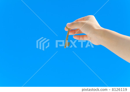 Retro key and blue sky Retro key and blue sky 8126119