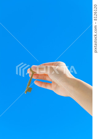Hand with a retro key Hand with a retro key 8126120