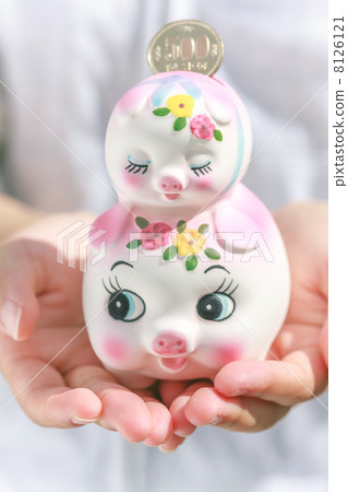 Piglet's parent and child piggy bank 8126121