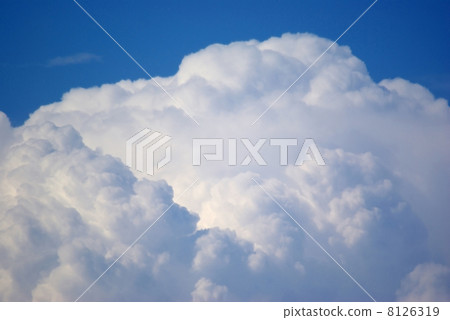 Blue sky and cumulonimbus Blue sky and cumulonimbus 8126319