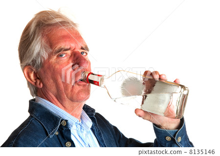 Alcohol Alcohol 8135146