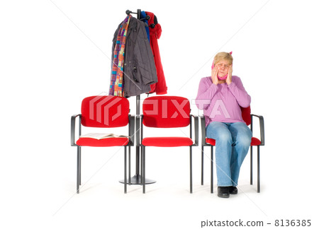 waiting room dentist 8136385