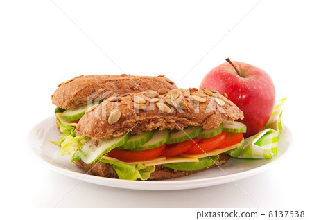 Brown wholemeal bread roll 8137538