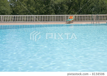 Luxury swimmingpool 8138506