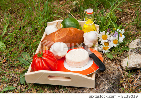 French bread and cheese 8139039