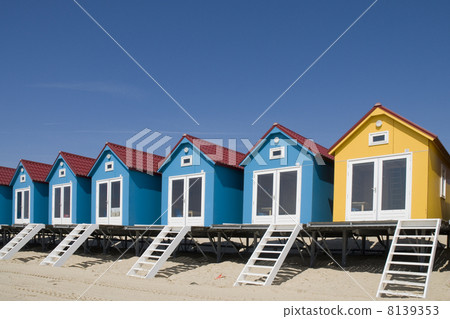 Beach-houses 8139353