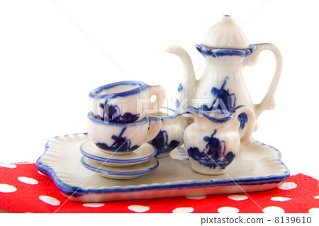 Dutch crockery 8139610