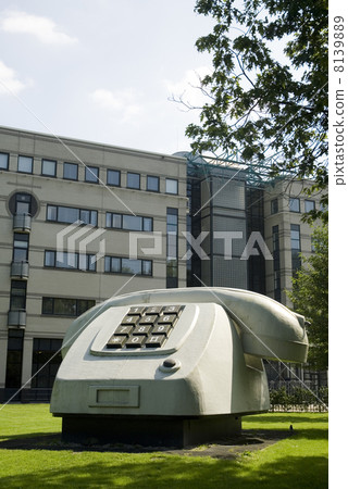 big telephone 8139889