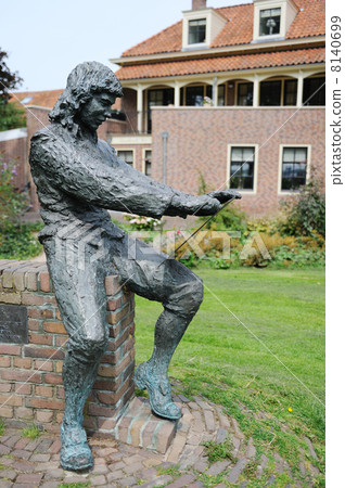 Statue of Pulus Potter 8140699