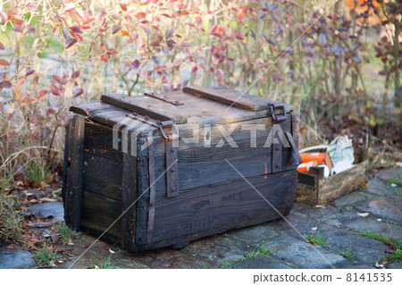 wooden crate wooden crate 8141535