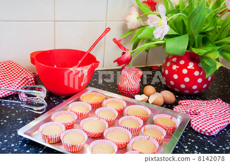Baking cup cakes 8142078