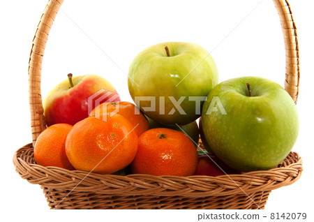 Basket with fresh fruit 8142079