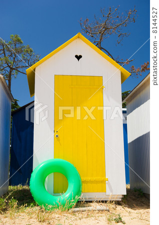Beach huts on island Oleron in France 8144527