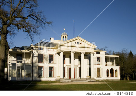 white landhouse white landhouse 8144818