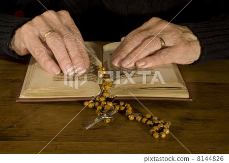Old hands by reading the bible Old hands by reading the bible 8144826