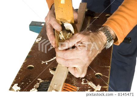 slicing the wood 8145471