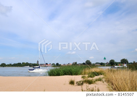 boats on the river 8145507