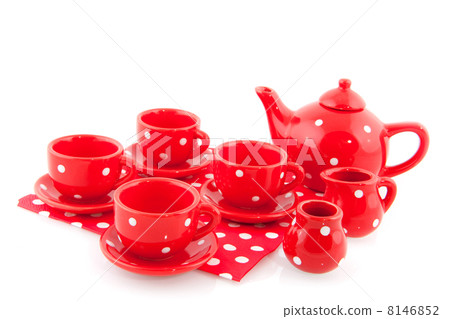 Red spotted crockery 8146852