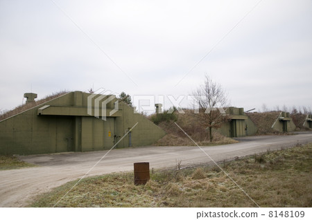 Many bunkers Many bunkers 8148109