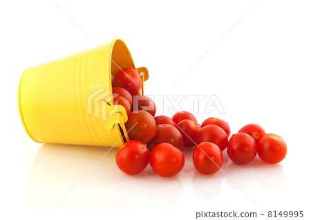 Fresh cherry tomatoes Fresh cherry tomatoes 8149995