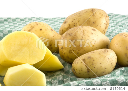 Peeled potatoes Peeled potatoes 8150614
