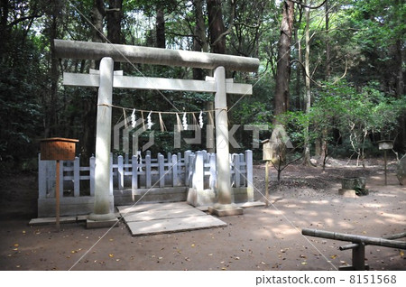 鹿島神社必備的石頭 8151568