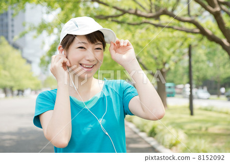 Runner to listen to music Runner to listen to music 8152092