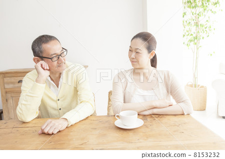 Smiley female and male 8153232