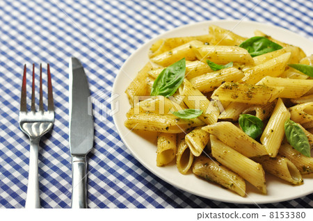 Pasta with pesto sauce 8153380
