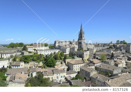 Scenery of Saint Emilion 8157326