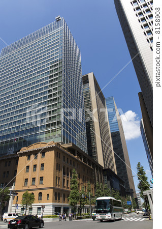 High-rise office building 8158908