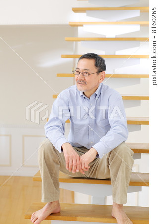 Senior men sitting on the stairs Senior men sitting on the stairs 8160265