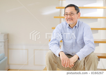 Senior men sitting on the stairs Senior men sitting on the stairs 8160267